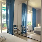 아파트 Seaside Heritage Retreat By World