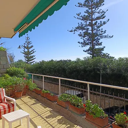 Seaside Heritage Retreat By World Apartment