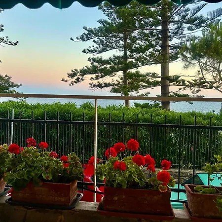 Seaside Heritage Retreat By World Apartment *